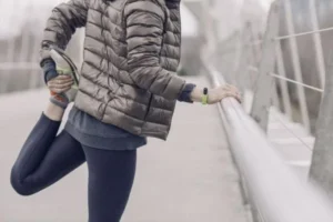 Jambes lourdes au bureau : ce qu'un pédalier change pour la circulation
