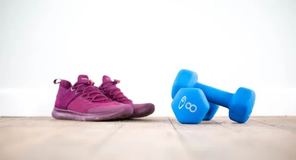 Bouger sans quitter son poste : le duel entre mini-stepper et pédalier